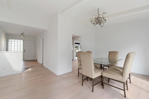 1177 15Th Street E, North Vancouver, BC 