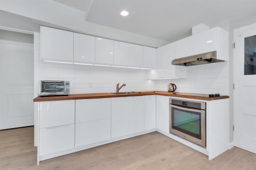 1177 15Th Street E, North Vancouver, BC 