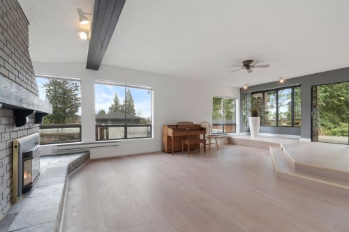 1177 15Th Street E, North Vancouver, BC 