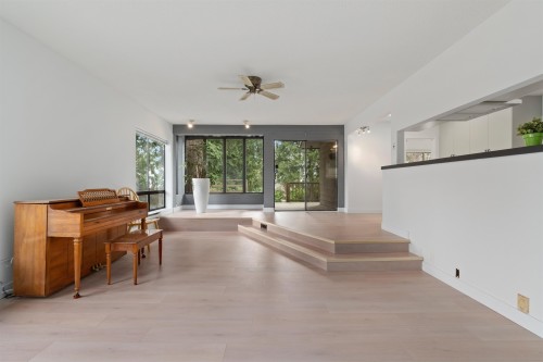 1177 15Th Street E, North Vancouver, BC 