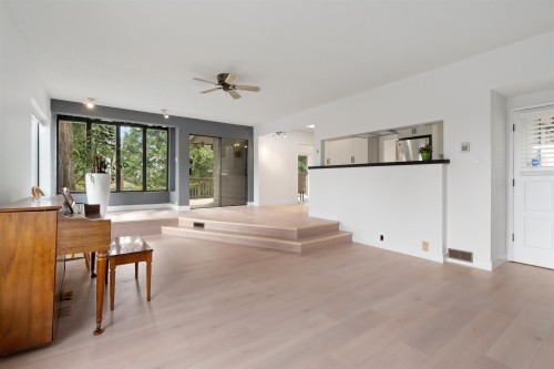 1177 15Th Street E, North Vancouver, BC 