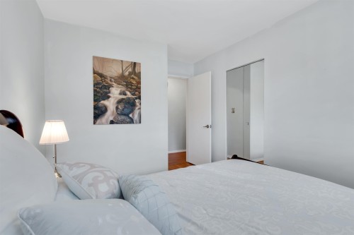 1177 15Th Street E, North Vancouver, BC 