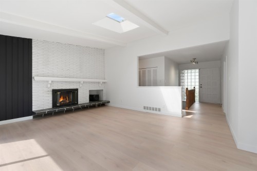 1177 15Th Street E, North Vancouver, BC 