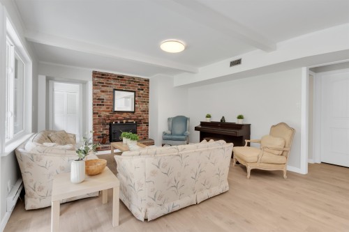 1177 15Th Street E, North Vancouver, BC 