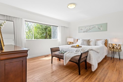 1211 Chartwell Drive, West Vancouver, BC 