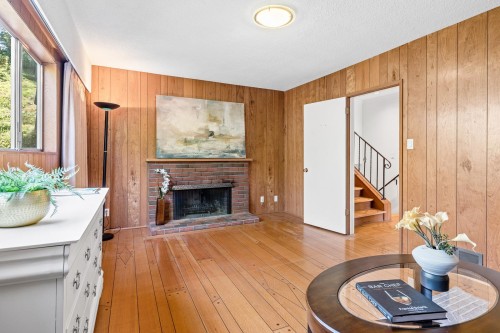 1211 Chartwell Drive, West Vancouver, BC 