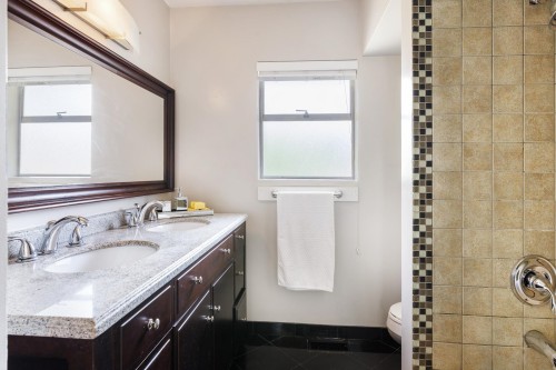 1211 Chartwell Drive, West Vancouver, BC 