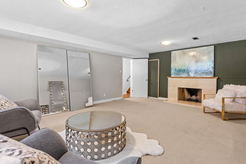 1211 Chartwell Drive, West Vancouver, BC 