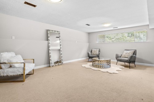 1211 Chartwell Drive, West Vancouver, BC 