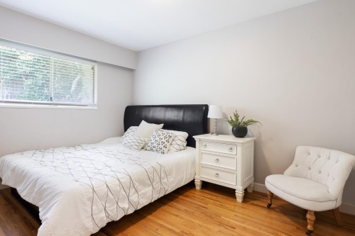 1211 Chartwell Drive, West Vancouver, BC 