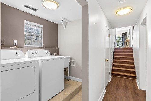 1211 Chartwell Drive, West Vancouver, BC 