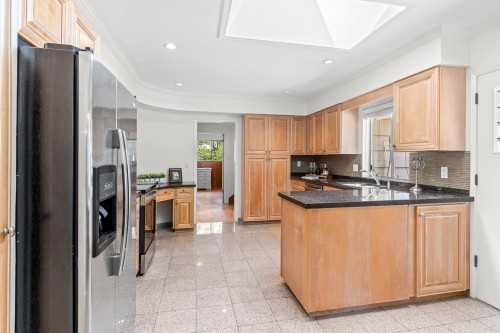 1211 Chartwell Drive, West Vancouver, BC 