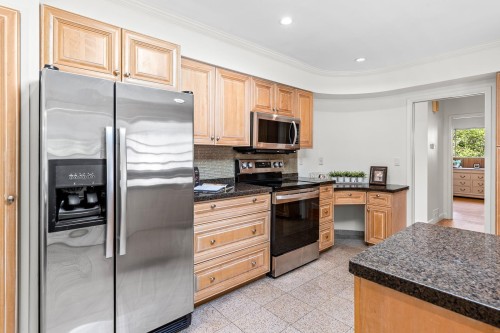 1211 Chartwell Drive, West Vancouver, BC 