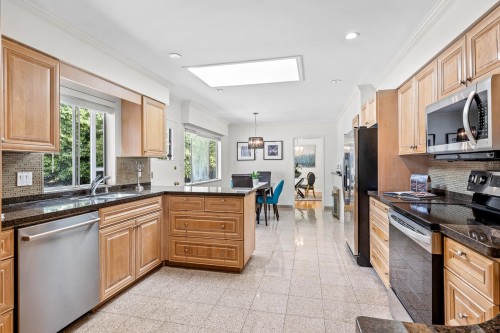 1211 Chartwell Drive, West Vancouver, BC 