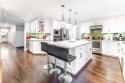 21315 River Road Maple Ridge, BC V2X 2B1