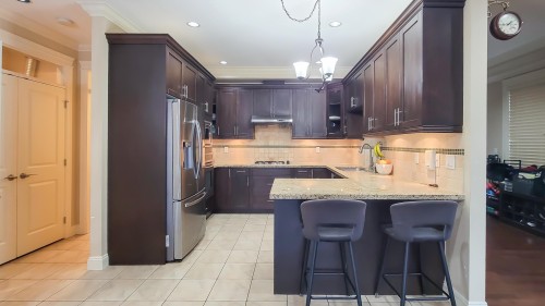 203 18Th Street E, North Vancouver, BC 