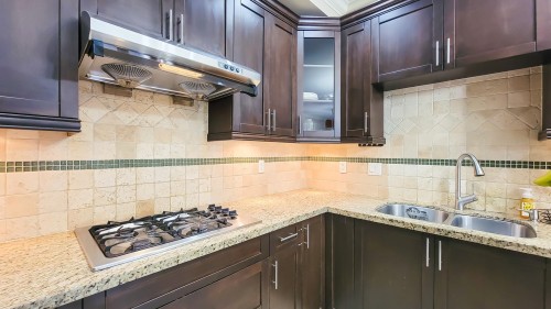 203 18Th Street E, North Vancouver, BC 