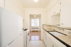 4-1339 71 Street Vancouver, BC V6P 3B3