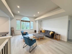 23797 105 Avenue Maple Ridge, BC V2W 1E1