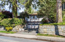 2493 Haywood Avenue  West Vancouver, BC V7V 1Y2