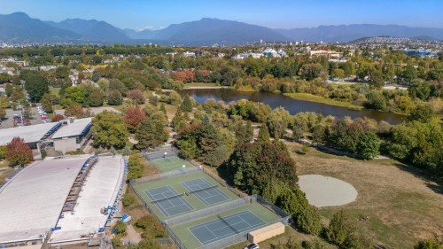 2472 12Th Avenue E, Vancouver, BC 
