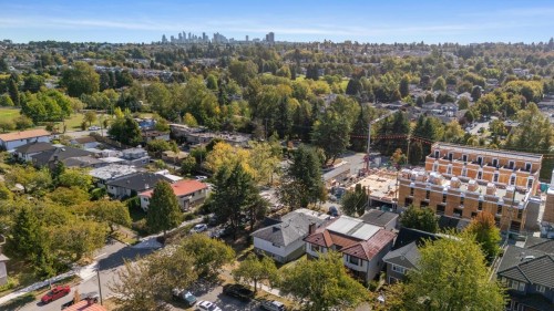 2472 12Th Avenue E, Vancouver, BC 