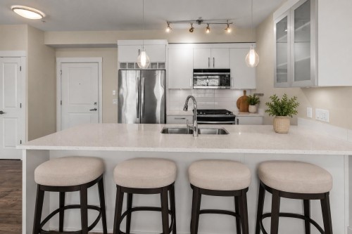 311-22327 River Road, Maple Ridge, BC - Indoor Photo Showing Kitchen With Stainless Steel Kitchen With Upgraded Kitchen