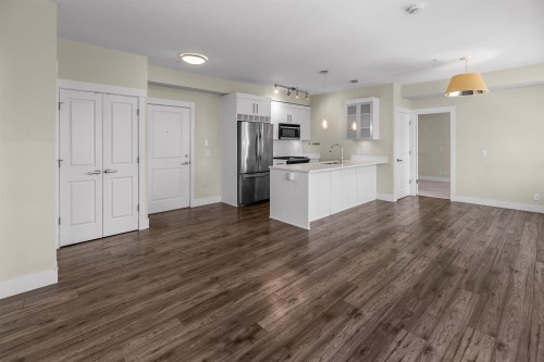311-22327 River Road, Maple Ridge, BC - Indoor Photo Showing Kitchen