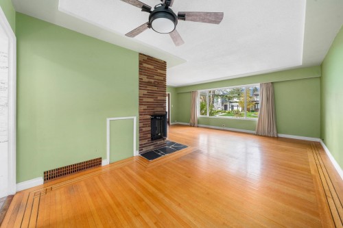 753 9Th Street E, North Vancouver, BC 