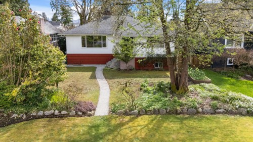 753 9Th Street E, North Vancouver, BC 