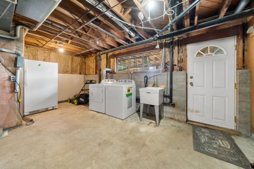 753 9Th Street E, North Vancouver, BC 