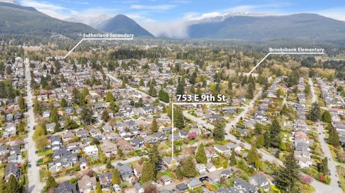 753 9Th Street E, North Vancouver, BC 