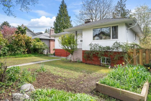753 9Th Street E, North Vancouver, BC 