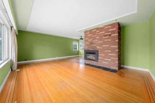 753 9Th Street E, North Vancouver, BC 