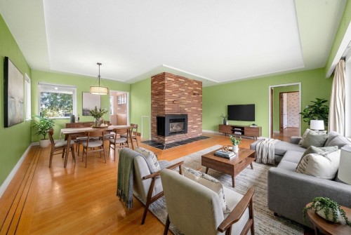 753 9Th Street E, North Vancouver, BC 