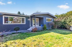 11537 Wood Street Maple Ridge, BC V2X 5A1