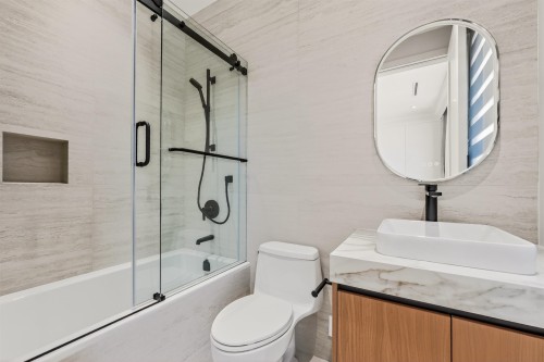 9591 Woodwards Place, Richmond, BC 