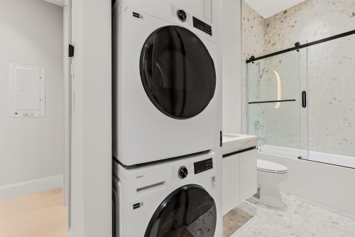 9591 Woodwards Place, Richmond, BC 