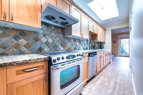 1255 26Th Avenue W, Vancouver, BC 