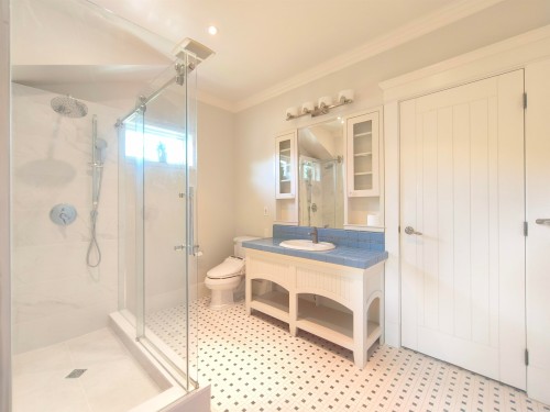 1255 26Th Avenue W, Vancouver, BC - Indoor Photo Showing Bathroom