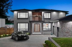 338 Mundy Street  Coquitlam, BC V3K 5M4