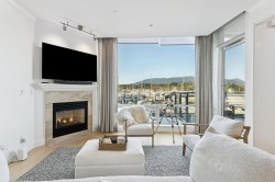 103-323 Jervis Street  Vancouver, BC V6C 3P8