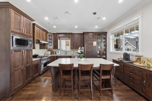 2911 35Th Avenue W, Vancouver, BC 