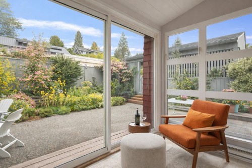 2433 Mathers Avenue, West Vancouver, BC 