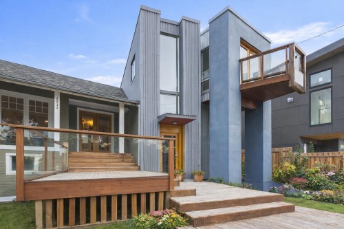 2433 Mathers Avenue, West Vancouver, BC 