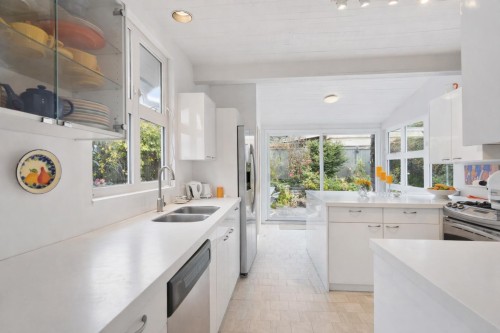 2433 Mathers Avenue, West Vancouver, BC 