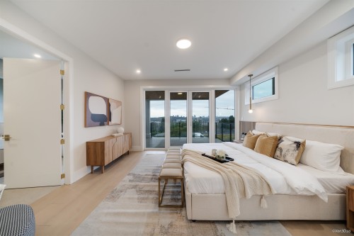 971 Adderley Street, North Vancouver, BC 