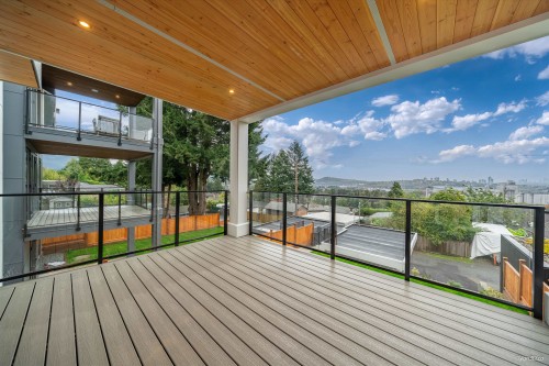 971 Adderley Street, North Vancouver, BC 