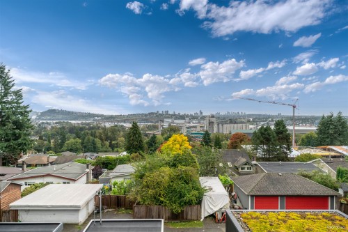 971 Adderley Street, North Vancouver, BC 