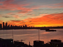 209-168 Chadwick Court  North Vancouver, BC V7M 3L4